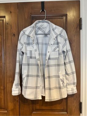 Plaid Button-Front Shacket in white and Gray - Women